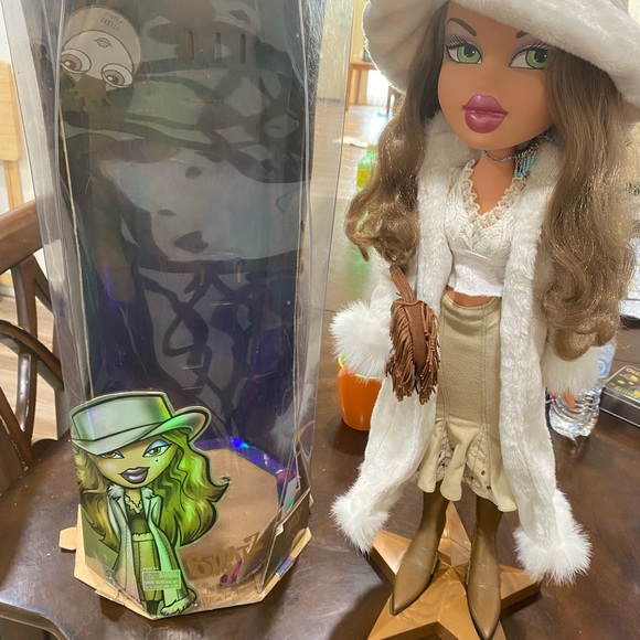 Bratz Big Yasmín doll 24” - Picture 3 of 5